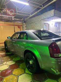 کرایسلەر 300